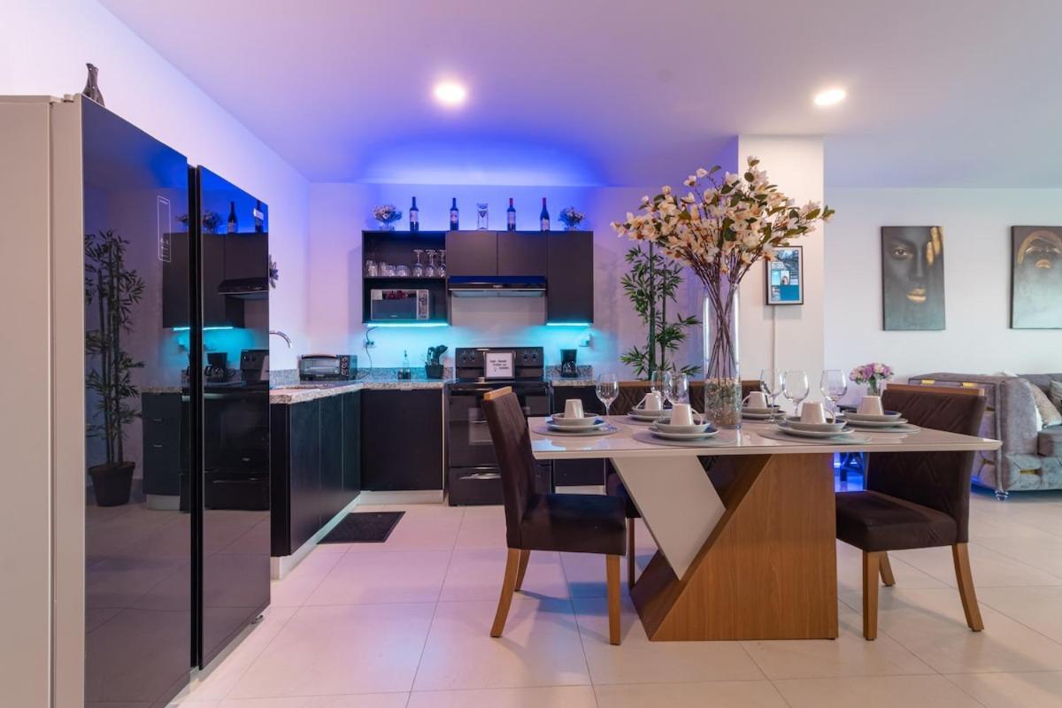 Luxurious In The Escalon Bluesky * San Salvador
