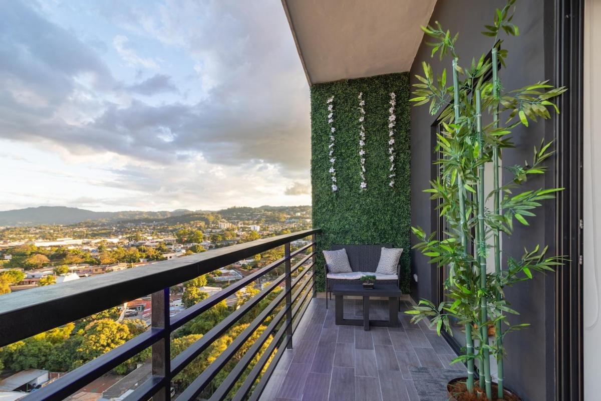 Apartment Luxurious In The Escalon Bluesky