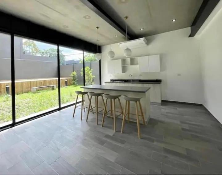 Luxurious In The Escalon Bluesky * San Salvador