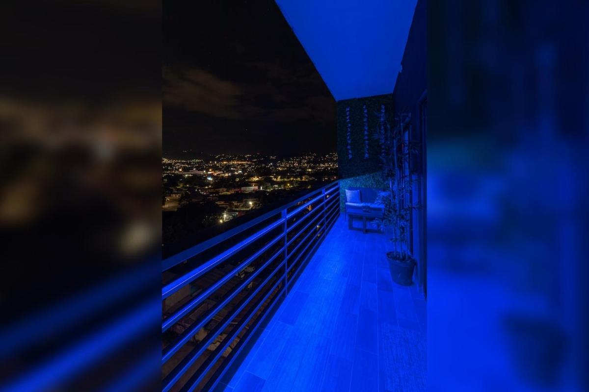 Luxurious In The Escalon Bluesky Apartment *