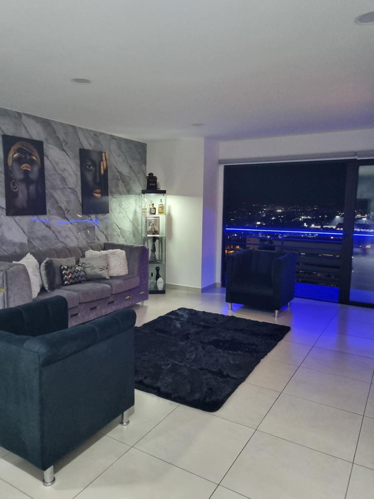 Apartment Luxurious In The Escalon Bluesky