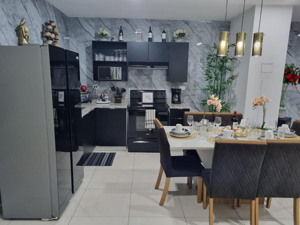 Luxurious In The Escalon Bluesky Apartment *