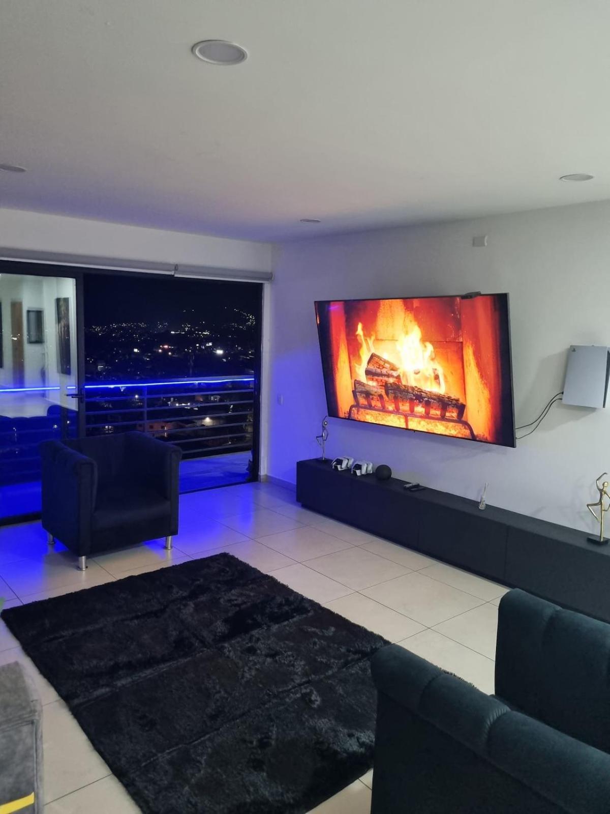 Luxurious In The Escalon Bluesky